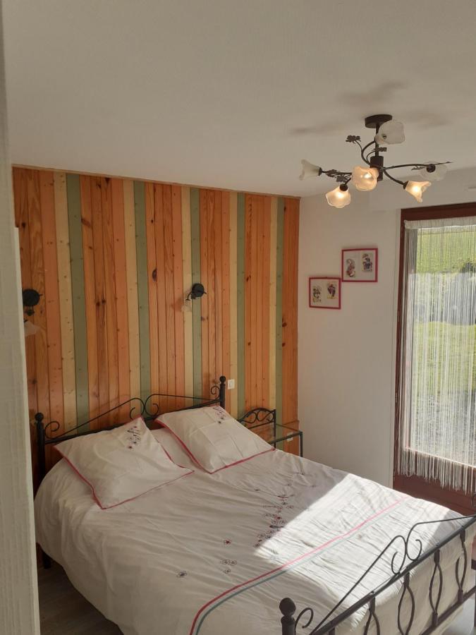 Chez Christine Bed & Breakfast Noyal-Pontivy Dış mekan fotoğraf